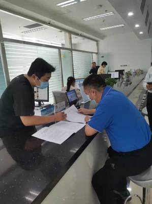 泰山区行政审批服务局 以“换位体验”把脉问诊 用“深化改革”提升服务效能